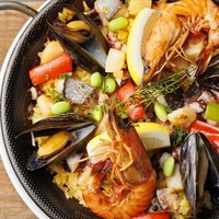 パエリア デ マリスコス（魚介のパエリア）2人前