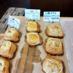 ベーカリー Roti - 士幌ポテトほか