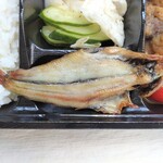 夢酒房 かりん - ミニサイズの干物はメヒカリかな？(確定ではありません)
      脂のりまくりで、頭からいただけます