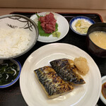 季節料理 魚竹 - 鯖焼き＋中落ち