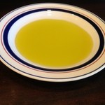 アンティカ オステリア バーチョ - 綺麗なｵﾘｰﾌﾞｵｲﾙ