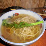 酒と魚と手打ち蕎麦 はやし - かけ蕎麦（菜の花はサービス）