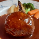 Cafe Salon de The OKA - ハンバーグはさすがの美味しさ