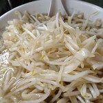 ラーメン二郎 - 細目のモヤシが美味しい