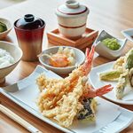 Sushi Tama Kagari Tempura Tama Koromo - ランチ　SPECIAL食事