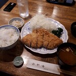 Tonkatsu Yutaka - ロースかつ定食
