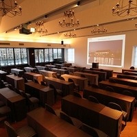 ザ・パシフィックハーバー - 3階バンケット　オーセンティアステージ　会議セット