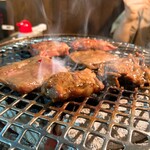 レトロ焼肉たろう食堂 - 