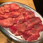 レトロ焼肉たろう食堂 - 