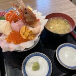 大磯 - メガ大磯丼