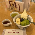 Mihashi - フルーツクリームあんみつ９４０円。蜜を別にお願いしています。クリームとあんで寒天がいただけるほど、こちらのあんみつを気に入っています（╹◡╹）