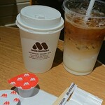 モスバーガー - ブレンドコーヒー　270円/アイスカフェラテ　Ｍ　380円