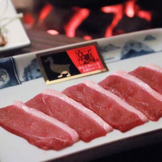 他では食べれない希少な食材もご用意。厳選赤鶏、京鴨、きじ等