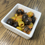 tomato marinated olives