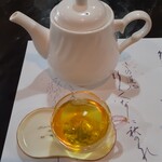 趙の飲茶 888 - 温かいお茶。