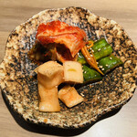 牛わか - キムチ盛合せ