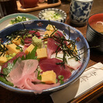 居食処　まんなか屋 - ちらし丼