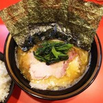 Yokohamaiekeisouhonzanyoshimurakechokkeitenramenuchidaya - ラーメン（多め硬め）　750円