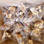 豆徳本店 - 箱の中