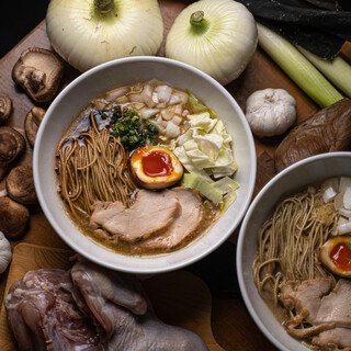 〆の名物！ハイカラ鶏白湯らあめん