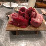 焼肉 チョモランマ - チョモランマ盛フル。山の高さを比較してみよう。