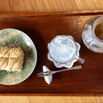 築地本願寺カフェ Tsumugi - 和栗と焦がしきな粉ほうじ茶モンブランとドリンクセット