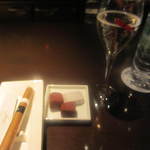 バー カヴァロ - 生チョコとシャンパン