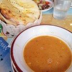 ウスキュダル - セットについてるスープ　豆ポタージュしみじみ美味しい