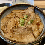 手打ちそば こころ - 甘過ぎない豚丼タレが旨い