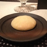 IL TEATRINO DA SALONE - ★7.5　定番のシチリア産の塩とオリーブオイルの焼き立てのパン