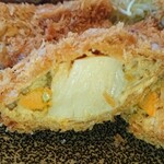 とんかつ とん吉 - ほたてフライ断面