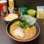 横濱家系ラーメン 勝鬨家 - ラーメンとねぎ