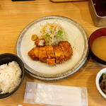 Teshio Gohan Gen - やわらかチキンカツ定食(白米少なめ)_¥890→¥850(日替り価格)