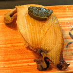 松野寿司 - 蒸しアワビ　肝のせ
