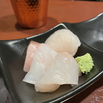 酒肴場 屯 - 海鮮丼¥500のお刺身2