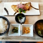 Tomoru Chaya - 週替りお魚プレート　タラのバターポン酢焼き　1100円