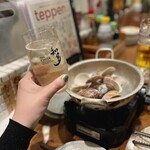 なかめのてっぺん - 知多ハイボールとお通しのはまぐりの酒蒸し