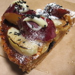 fika. - 鳴門金時とリンゴの焼きタルト