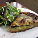 fika. - アンチョビのキッシュ