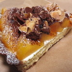 fika. - 刀根柿とコーヒーのタルト