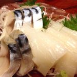 居酒屋 しあわせや - しめ鯖と庄内の海でとれたイカのお刺身