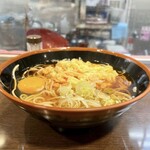 東京グル麺 - 野菜かき揚げそば生玉子付（580円）