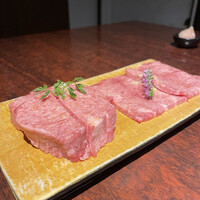 黒毛和牛焼肉 虎斑 北新地店 - 