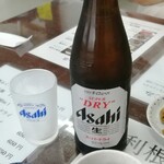 又兵衛 船形店 - 瓶ビールと鰻の皮の唐揚げ付き