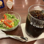 Kohi Kan - サラダとアイスコーヒー