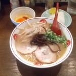 唐そば - ラーメン、オニギリ、タレ付生卵