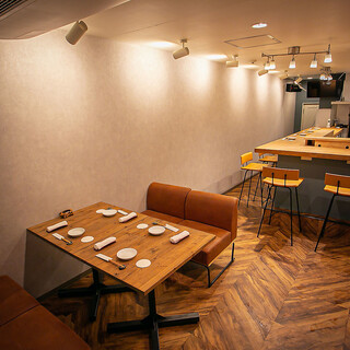 Good access! A stylish interior that can be used for dates and girls' gatherings