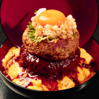 【ランチ限定】SNSで大バズり中の『オムデミハンバーグ丼』