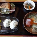 道の駅　いりひろせ - 「きのこ汁とおにぎりとケーキセット」￥750です(2013/4/14UP)