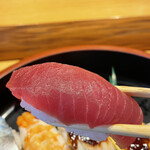 お福寿司 - 大きめなシャリを包む大きめなネタ